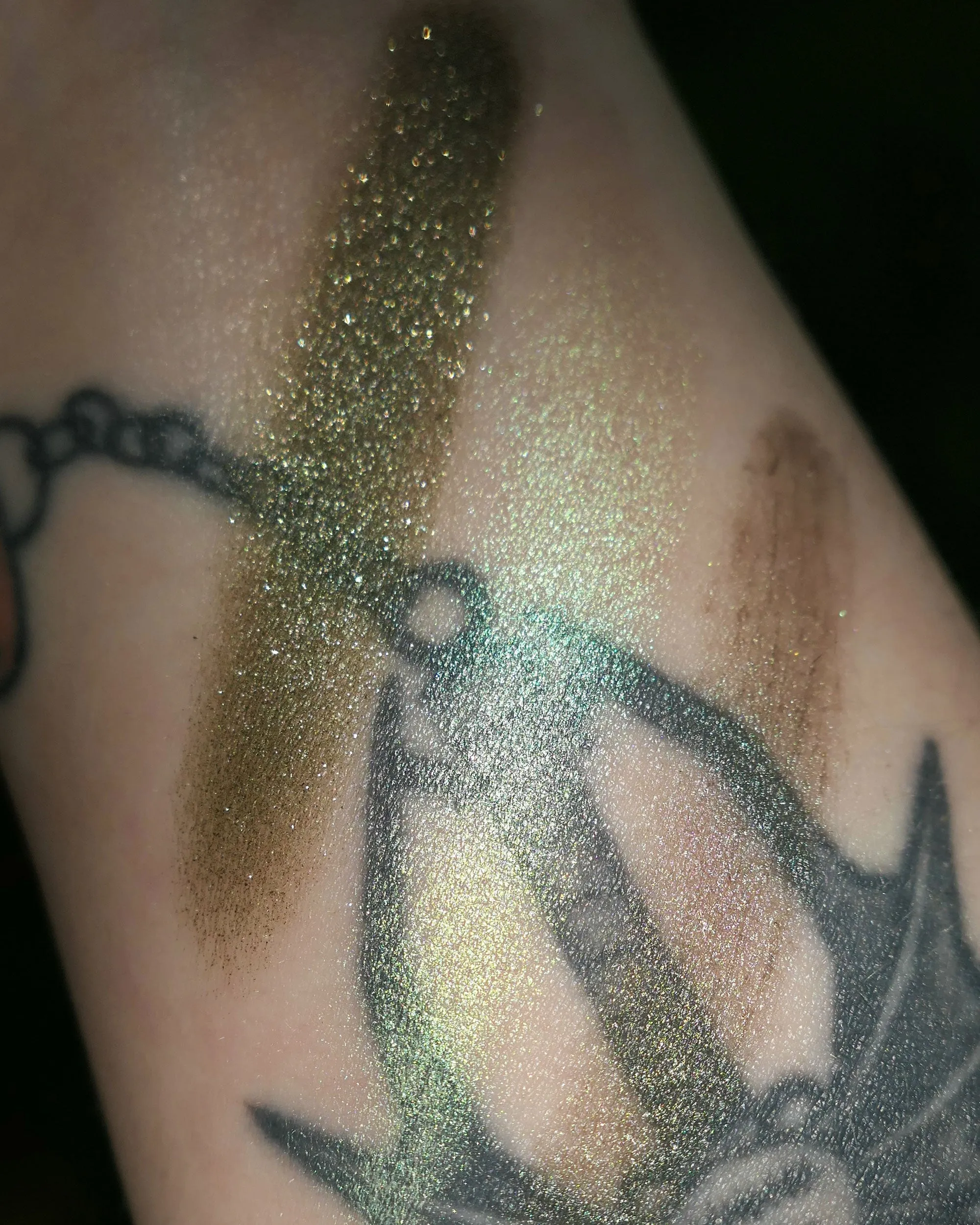 Ash and Ember Eye Soot: Olivine