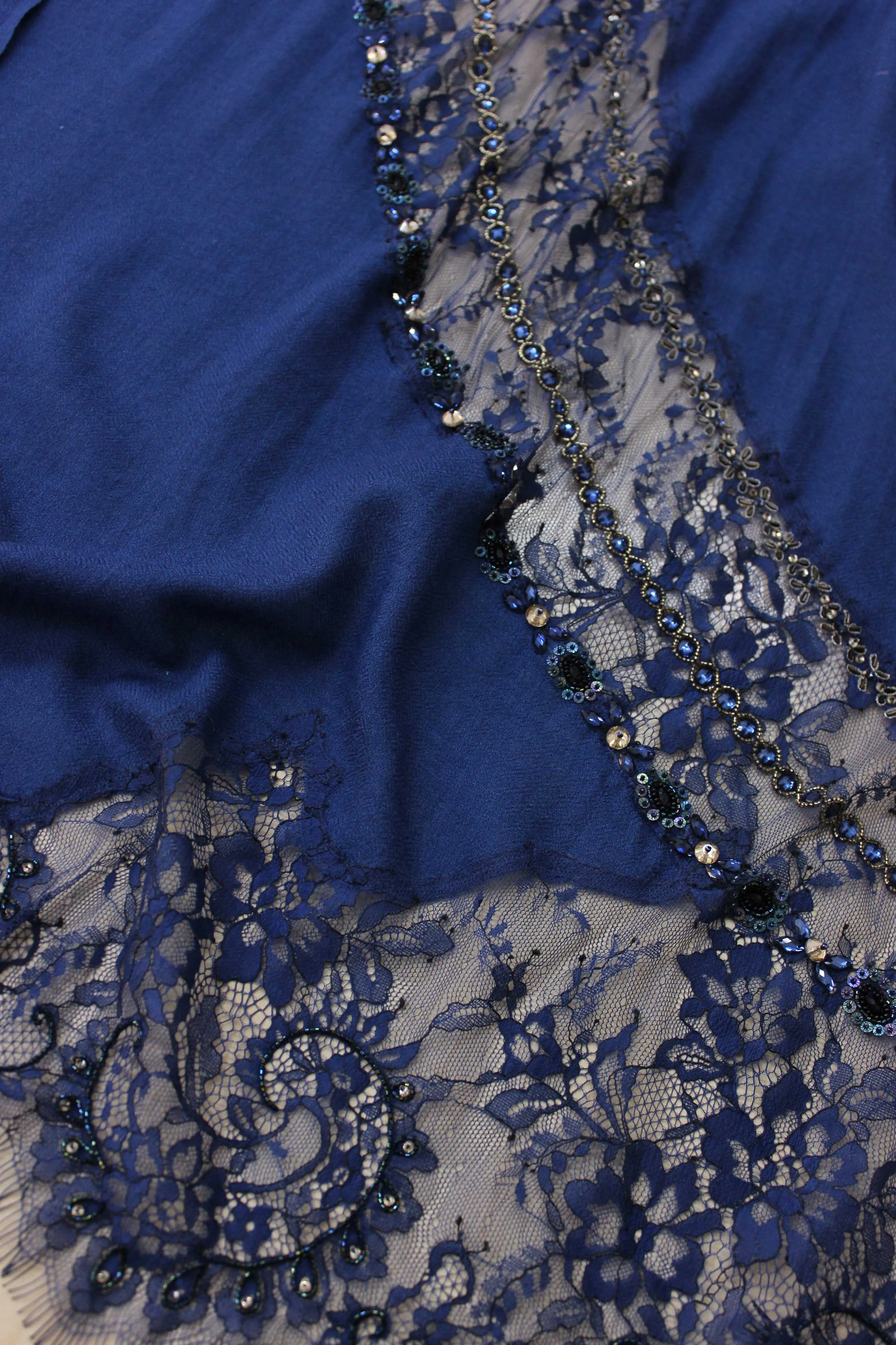 Jewel Lines I Embroidered Fine Wool Silk Stole