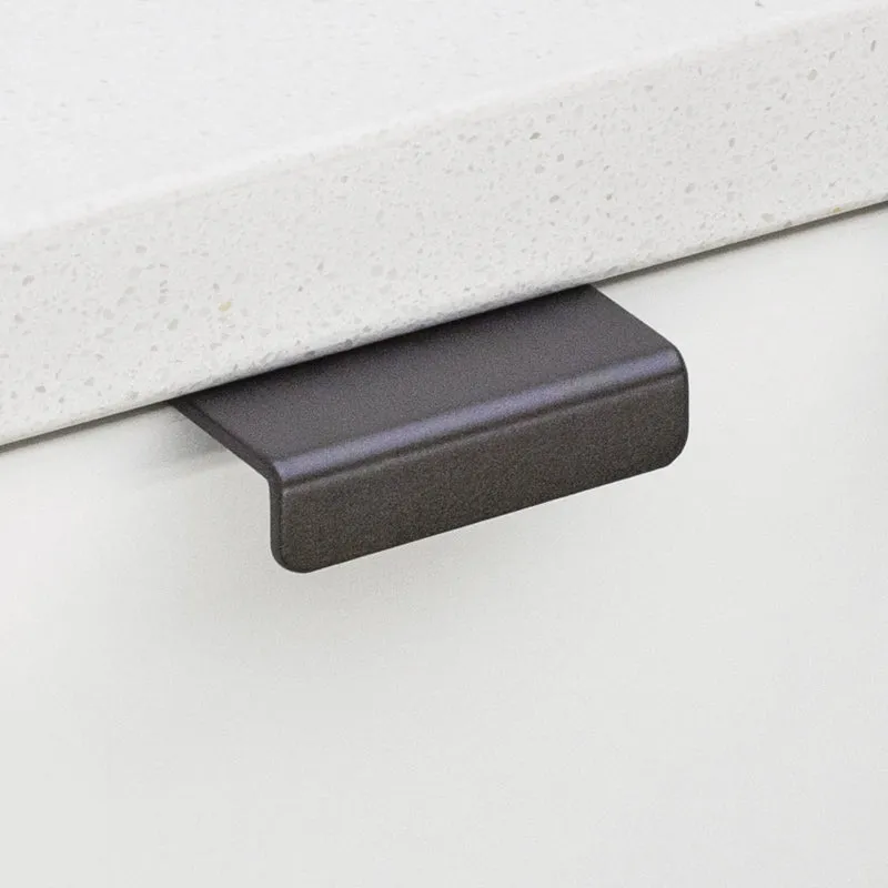 KETHY DL2132 CABINET MODENA HORIZONTAL EDGE PULL 40MM